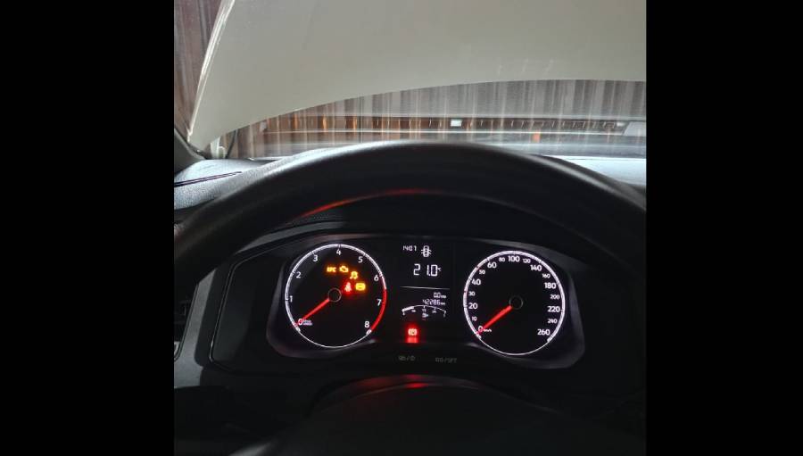 Volkswagen Polo Robust 2025 – Baixa KM
