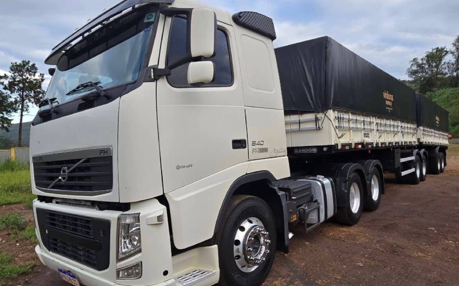 Volvo FH 540 6×4 – 2015 | Impecável
