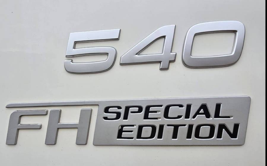 Volvo FH 540 6×4 – 2015 | Impecável