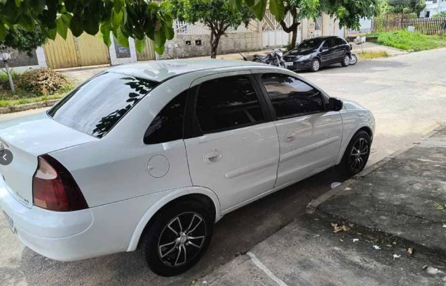 Chevrolet Corsa 1.4 – 2009 | Completo + Multimídia