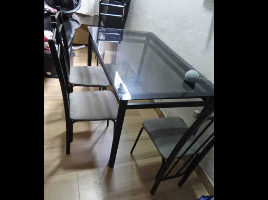 Mesa de Ferro com Tampo de Vidro + 4 Cadeiras